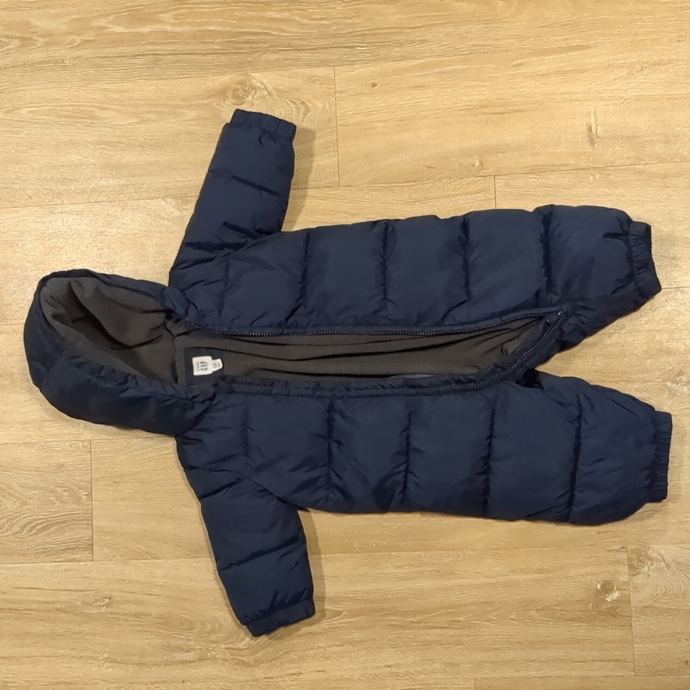 Baby Gap Snowsuit Bunting size 6-12 months, Dark Blue